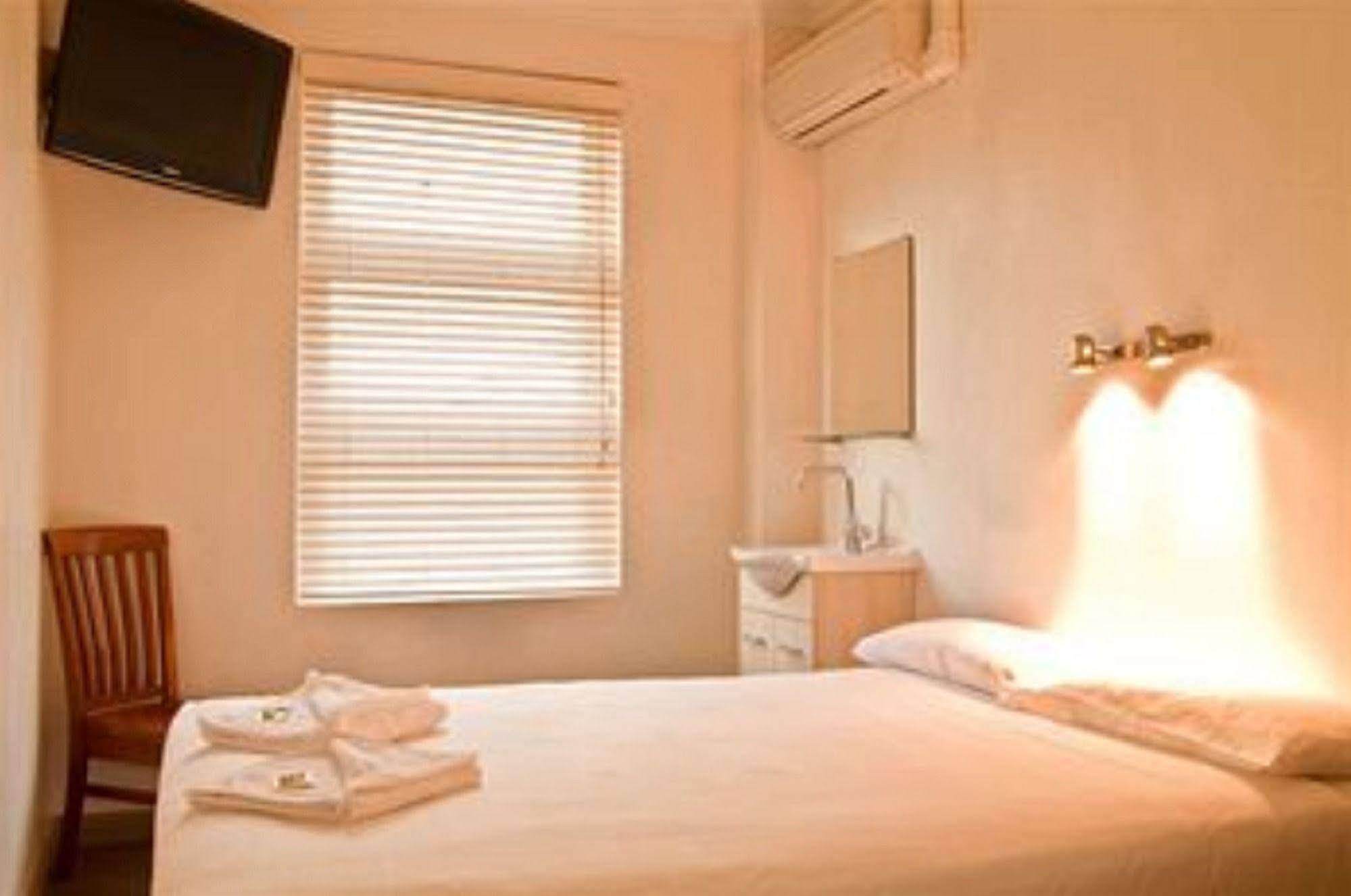 Cbd Hotel Newcastle Exterior photo